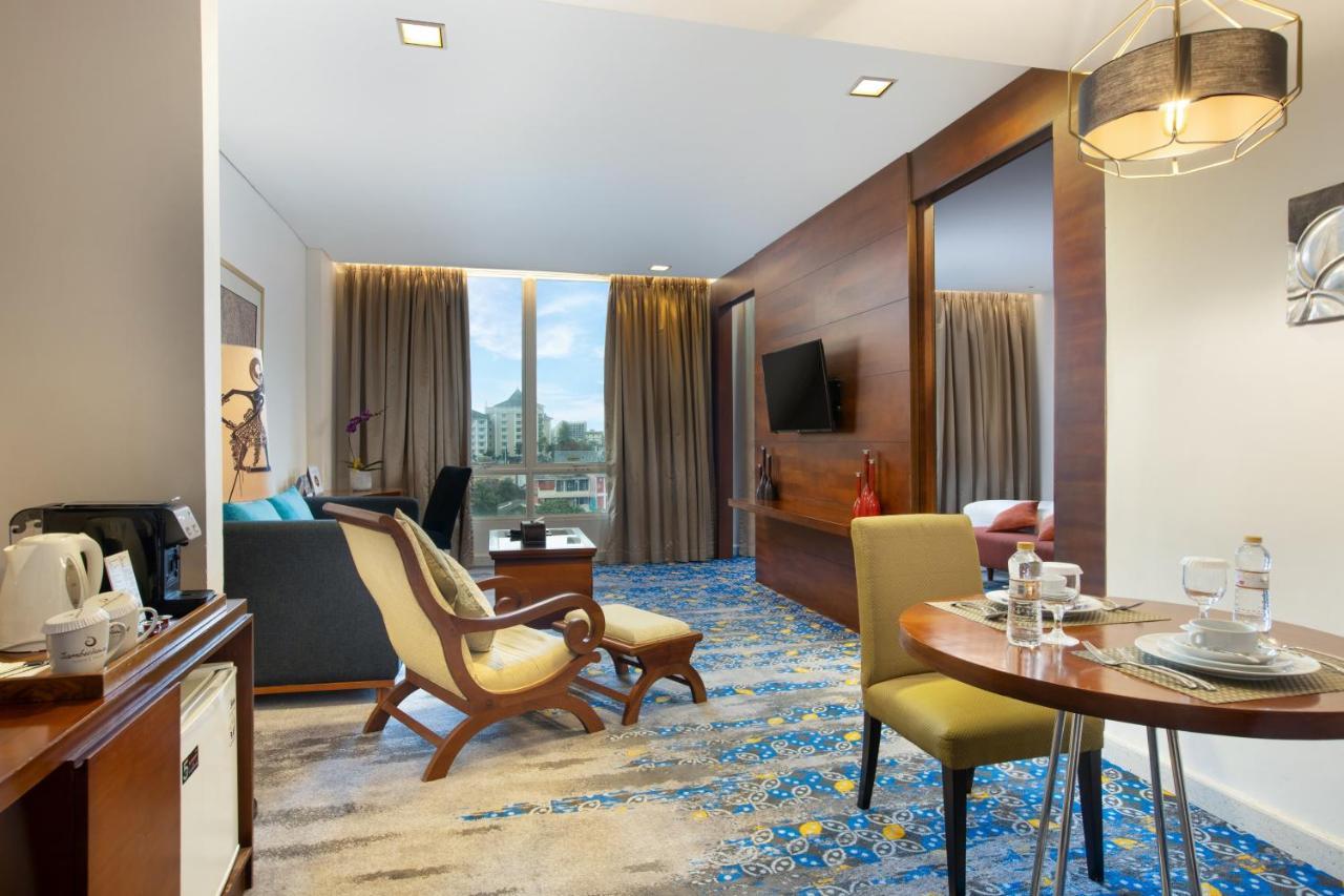 จัมบูลูวุก มาลิโอโบโร โฮเต็ล ยกยาการ์ต้า Hotel ยอกยาการ์ตา ภายนอก รูปภาพ Suite