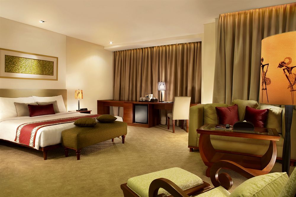 จัมบูลูวุก มาลิโอโบโร โฮเต็ล ยกยาการ์ต้า Hotel ยอกยาการ์ตา ภายนอก รูปภาพ A suite at the Taj Bengal